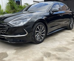 A venda HYUNDAI SONATA ÚLTIMO MODELO TOP DE GAMA