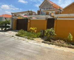A venda Vivenda V4 com piscina e anexo, no Projecto Nova Vida, Urbanização Boa...