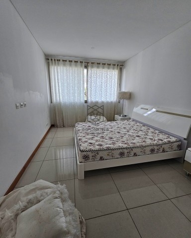 Imponente apartamento T5 (all suítes), com 460m², sito no Condomínio Morabeza, Talatona.