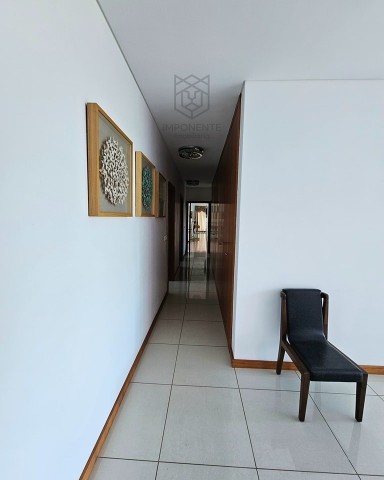 Imponente apartamento T5 (all suítes), com 460m², sito no Condomínio Morabeza, Talatona.