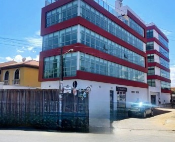 A venda 7 Escritórios de 154m2, defronte ao Kolly Vila, Edifício Sky Bar.