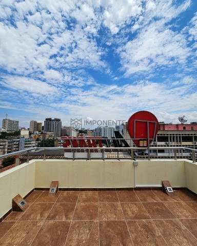 Prédio autónomo de 9 pisos, com escritórios e apartamentos do tipo T2 e T1, sito na Maianga, rua Amilcar Cabral.