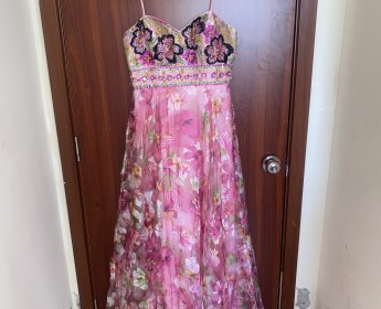 A venda Vestido rosa florido