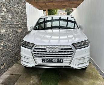 A venda Audi Q7 semi novinho G am