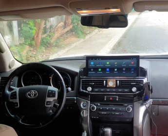 A venda TOYOTA LAND CRUISER V8 VX