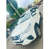 Toyota Fortuner branco disponível