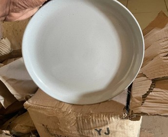 A venda CAIXAS DE PRATOS E TIGELAS