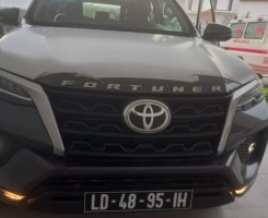 A venda TOYOTA FORTUNER FULL