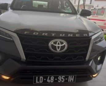 A venda TOYOTA FORTUNER FULL