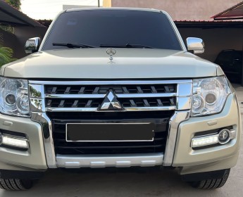 A venda MITSUBISHI PAJERO LIMPO FULL