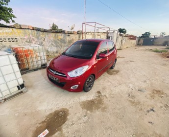 A venda Hyndai i10 1.2 limpo semi novo