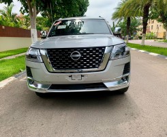 A venda Nissan Patrol Platinum Genuíno