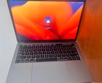 A venda MackBook Pro 2017 Touchbar