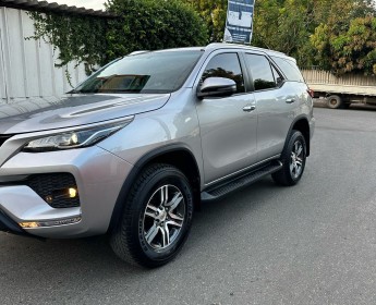 A venda Toyota Fortuner 2022 3ln