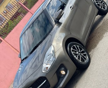 A venda Suzuki Swift H semi novinho 2018 3ln