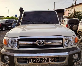 A venda Land Cruiser HZ executivo E p