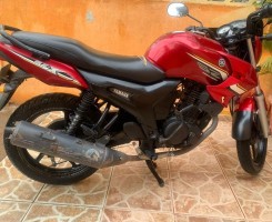 A venda Yamaha SZ-X