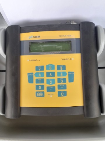 Medidor de vazão ultrassônico FLUXUS F608