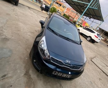 A venda Kia Rio 2014