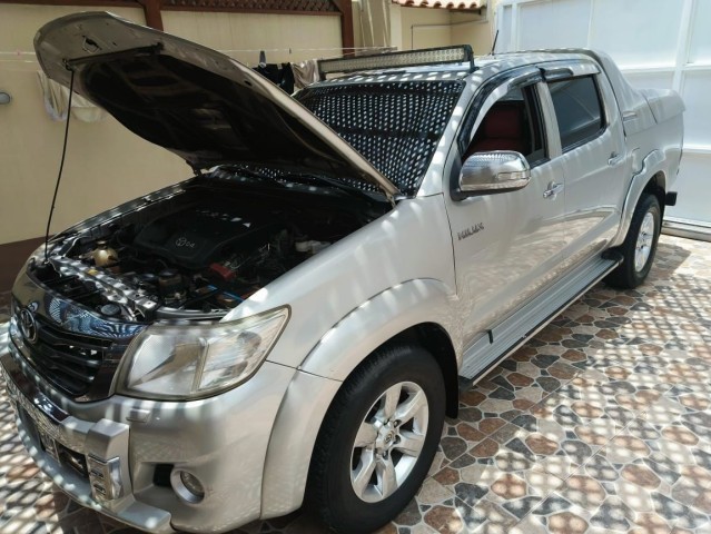 Toyota Hilux Vigo cinzento