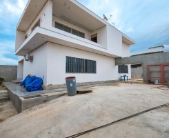 A venda Moradia V4, na Urbanização Nova Vida, Projecto Nova Vida.