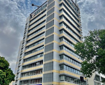 A venda Apartamento T4 mobiliado, no Maculusso no Edifício Avenca Plaza
