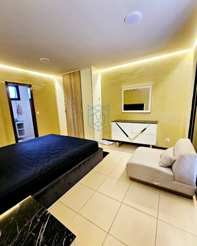 Excelente apartamento T4 dúplex, mobilado, no Condomínio Laguna Residencial, Talatona.
