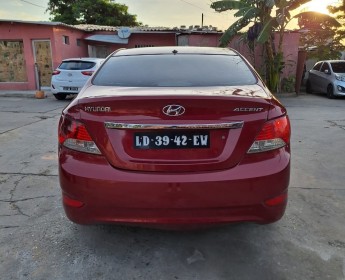 A venda HYUNDAI ACCENT 2 VARETAS