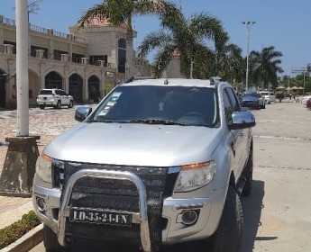 A venda FORD RANGER XLT 3.2