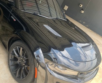 A venda DODGE CHARGER SRT V6
