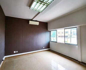 A venda Moradia V6+1 na Cidade Maianga fL