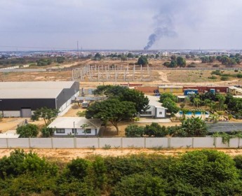 A venda Estaleiro com 4,5 hectares localizado. Serviços