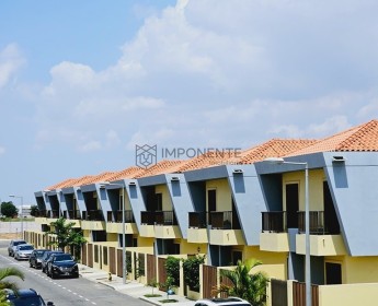 A venda Vivenda V3 dúplex, no Condomínio Nosso Zimbo, Camama, junto ao Condomí...