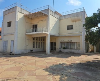 A venda Vivenda com 7 quartos sito na cidade serviços