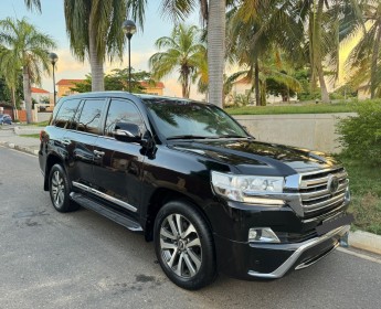 A venda Land Cruiser VXR 5.7 2020 gasolina 3ln