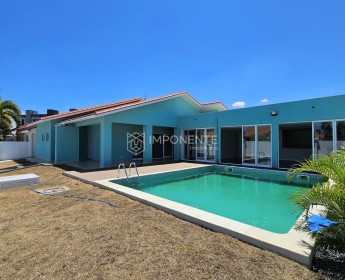A venda Excelente vivenda V3 com piscina, no Condomínio Maravilha, Talatona.