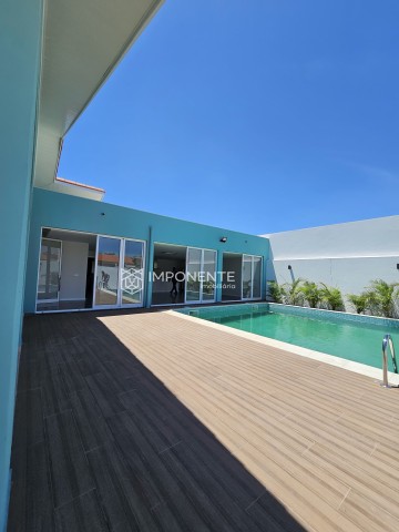 Excelente vivenda V3 com piscina, no Condomínio Maravilha, Talatona.