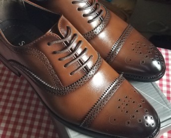 A venda Sapatos sociais