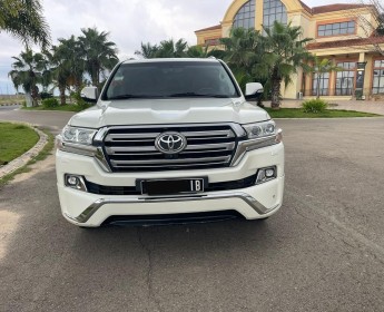 A venda TOYOTA LAND CRUISER VXR FULL