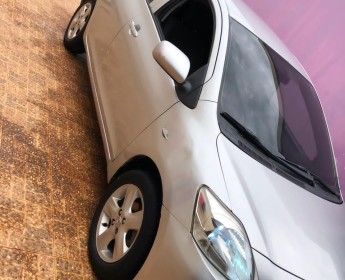 A venda Toyota Yaris impecável manual