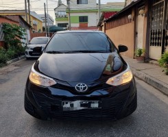 A venda TOYOTA YARES LIMPO
