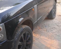 A venda Vende-se Range Rover tubarão sem nenhum problema tudo operacional