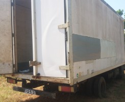 A venda CARRINHA RENAULT COM CÂMARA FRIGORÍFICA