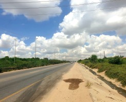 A venda VENDE-SE TERRENO BEIRA ESTRADA DE 5.4 HECTARES VIA EXPRESSA