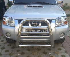 A venda Carrinha Nissan Hardbood