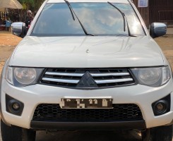 A venda Mitsubishi sportero L200