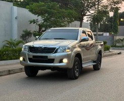 A venda TOYOTA HILUX