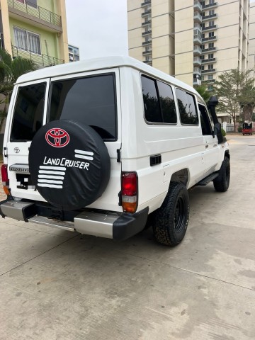 Venda TOYOTA LAND CRUISER HZ