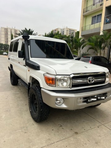 Venda TOYOTA LAND CRUISER HZ