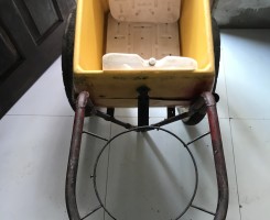 A venda Máquina de picolé de 40 formas e dois carrinhos